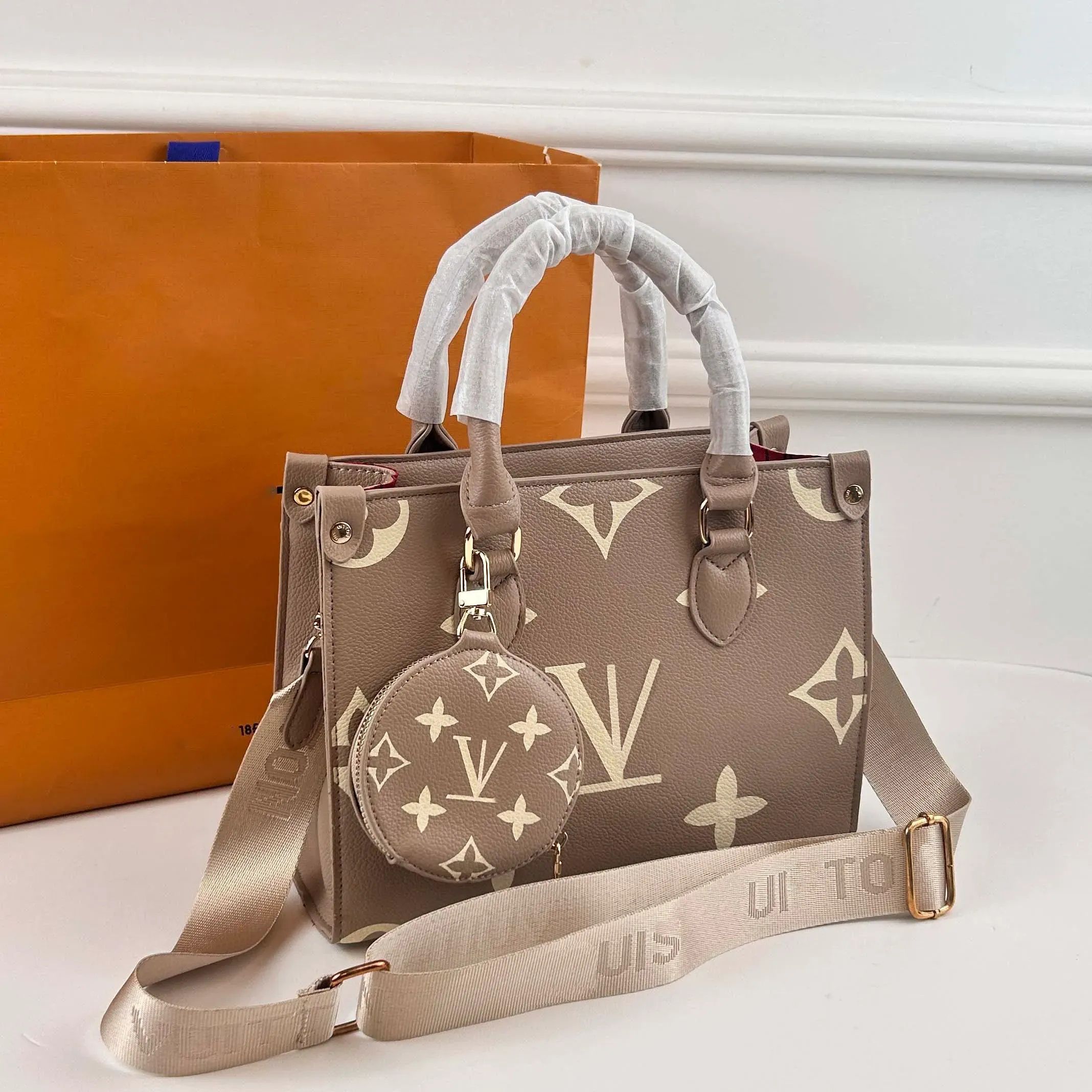 Tote bag luxury Designer Bags 2026 Trends purse bag sac de luxe Luxury Bag Handbags Shoulder Bag Crossbody bags Classic Metallic Letter tote bag women Shopping Bag - 7 of 8